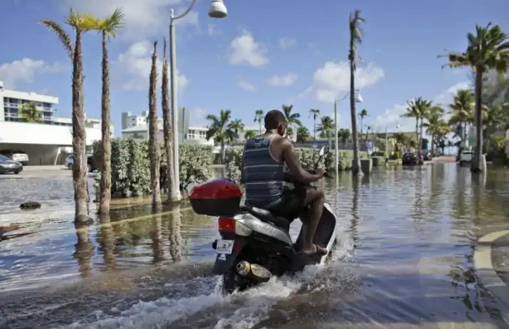 king tide sunny day flooding